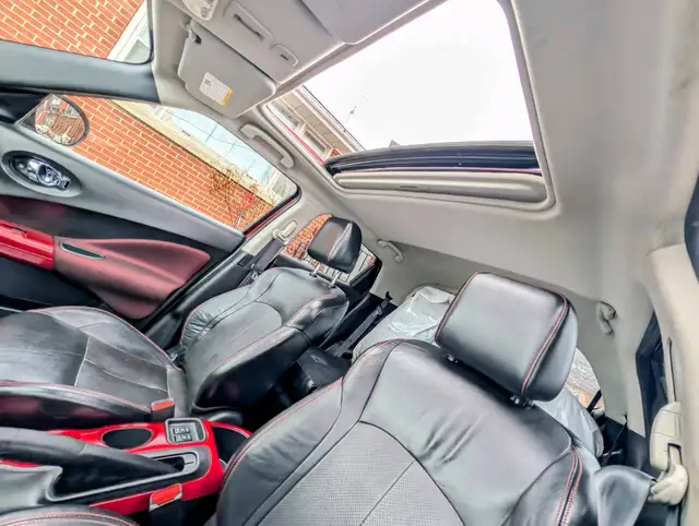 2012 Nissan Juke SV AWD | Clean title! | Sun-roof! | Heated seat - Photo 7