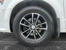 2016 Dodge Grand Caravan R/T | CLEAN CARFAX | LEATHER | NAVI | B - Photo 9