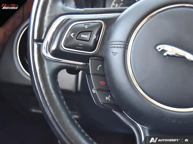 2019 Jaguar XJ XJ R-Sport AWD | LOADED! | MASSAGE SEATS | NO ACC - Photo 18