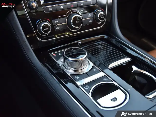 2019 Jaguar XJ XJ R-Sport AWD | LOADED! | MASSAGE SEATS | NO ACC - Photo 19