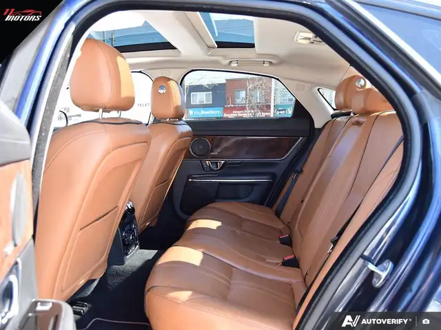 2019 Jaguar XJ XJ R-Sport AWD | LOADED! | MASSAGE SEATS | NO ACC - Photo 24