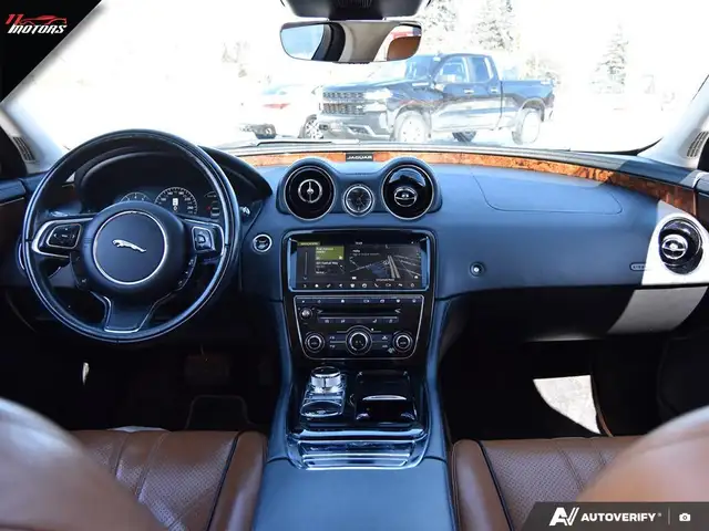 2019 Jaguar XJ XJ R-Sport AWD | LOADED! | MASSAGE SEATS | NO ACC - Photo 26