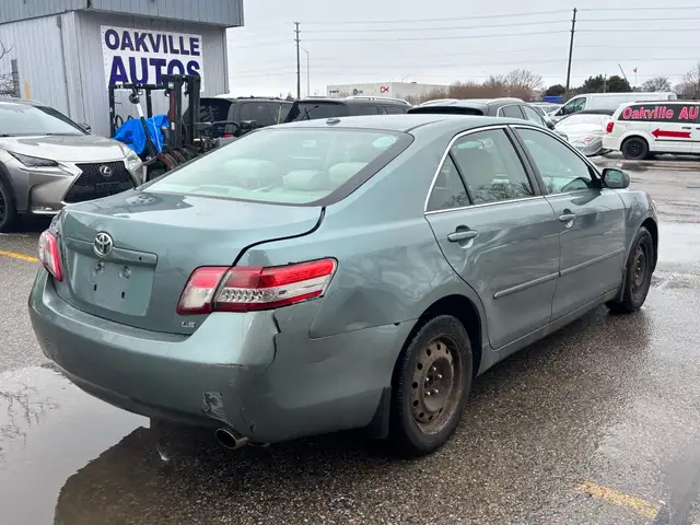 2010 Toyota Camry 4 Cyl. Leather Auto LE - Photo 6