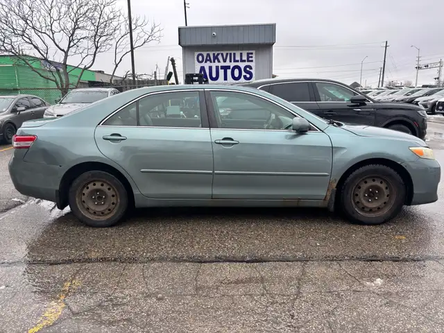 2010 Toyota Camry 4 Cyl. Leather Auto LE - Photo 7