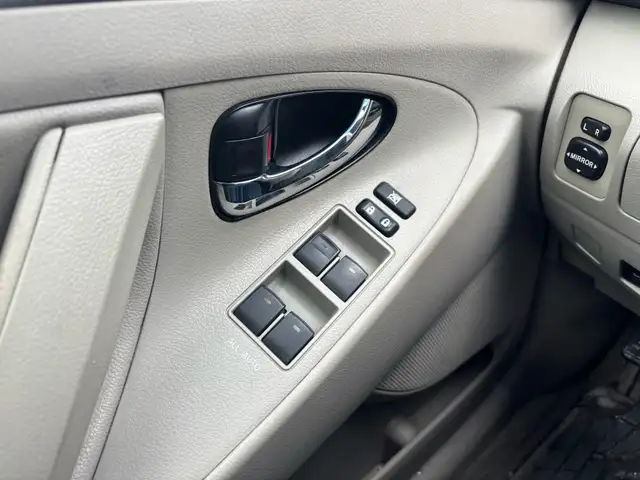 2010 Toyota Camry 4 Cyl. Leather Auto LE - Photo 18