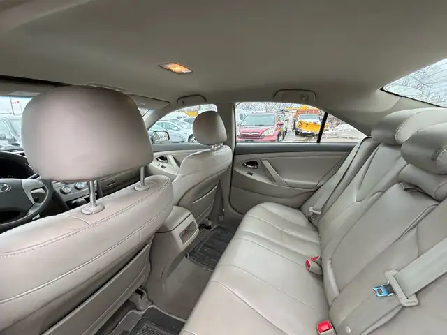 2010 Toyota Camry 4 Cyl. Leather Auto LE - Photo 22