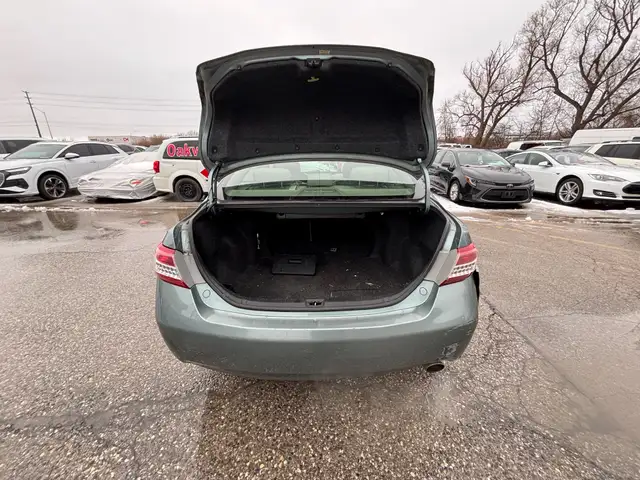 2010 Toyota Camry 4 Cyl. Leather Auto LE - Photo 24