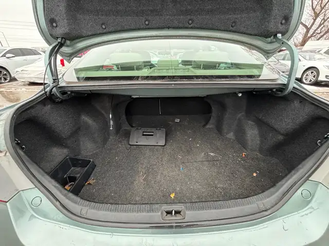 2010 Toyota Camry 4 Cyl. Leather Auto LE - Photo 25
