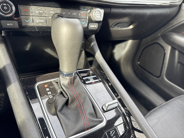 2024 Jeep Compass Trailhawk REAR CAMERA / LEATHER SEATS / LANE K - Photo 15