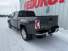 2017 GMC Canyon SLT Crew Cab 4WD - Photo 2