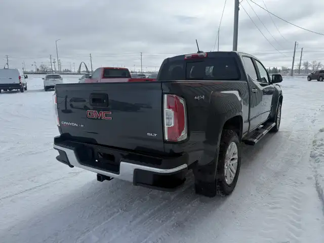 2017 GMC Canyon SLT Crew Cab 4WD - Photo 4