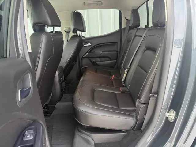 2017 GMC Canyon SLT Crew Cab 4WD - Photo 9