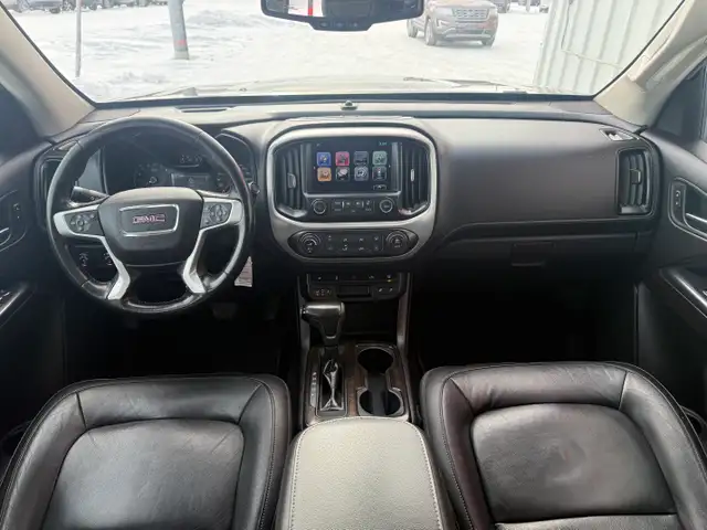 2017 GMC Canyon SLT Crew Cab 4WD - Photo 10