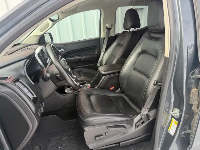 2017 GMC Canyon SLT Crew Cab 4WD - Photo 11