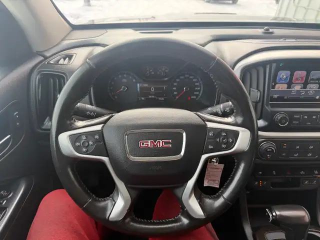 2017 GMC Canyon SLT Crew Cab 4WD - Photo 12