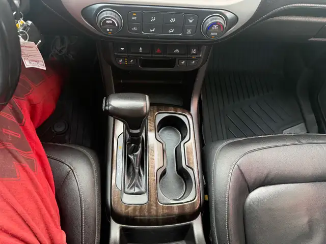 2017 GMC Canyon SLT Crew Cab 4WD - Photo 14