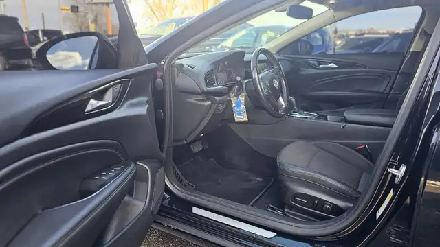 This Sedan/Saloon powered by a Gasoline engine featuring FWD/Fro - Photo 15