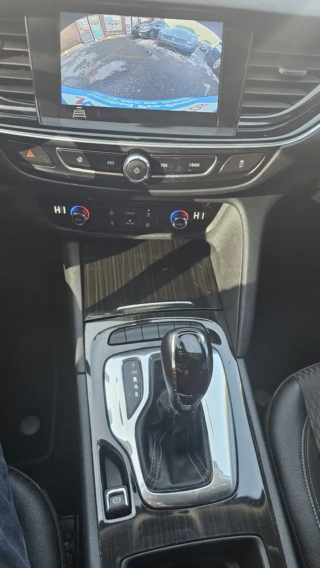 This Sedan/Saloon powered by a Gasoline engine featuring FWD/Fro - Photo 18