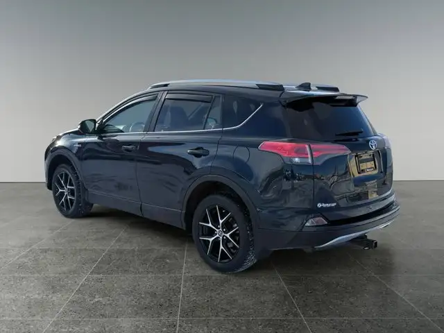 2018 Toyota RAV4 Hybrid SE - Photo 4