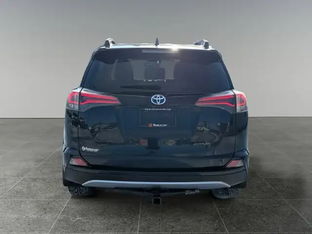 2018 Toyota RAV4 Hybrid SE - Photo 5