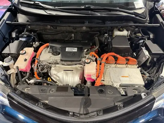 2018 Toyota RAV4 Hybrid SE - Photo 12