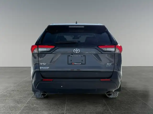 2025 Toyota RAV4 Hybrid XLE - Photo 5