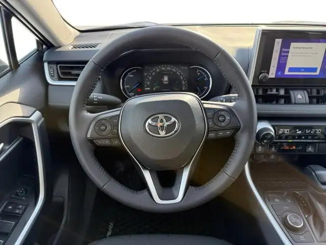 2025 Toyota RAV4 Hybrid XLE - Photo 17