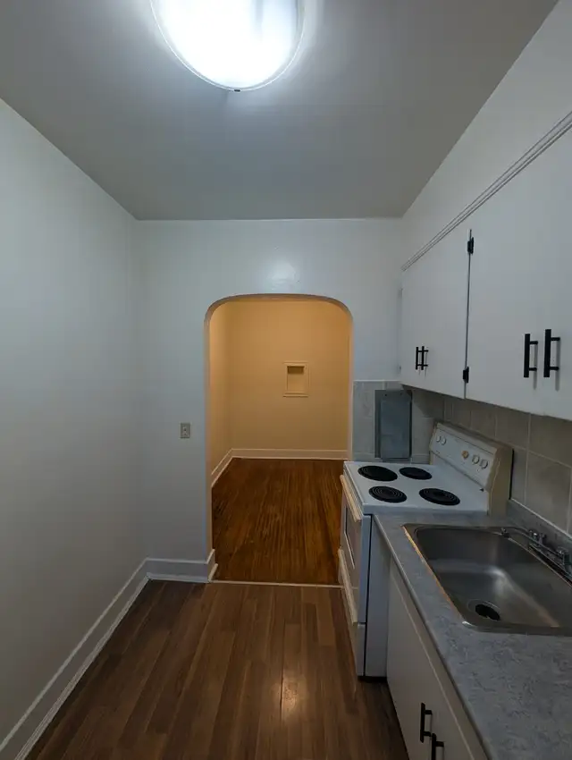 Large 1 Bedroom Available at 2532 Lakeshore Blvd W, Toronto! - Photo 3