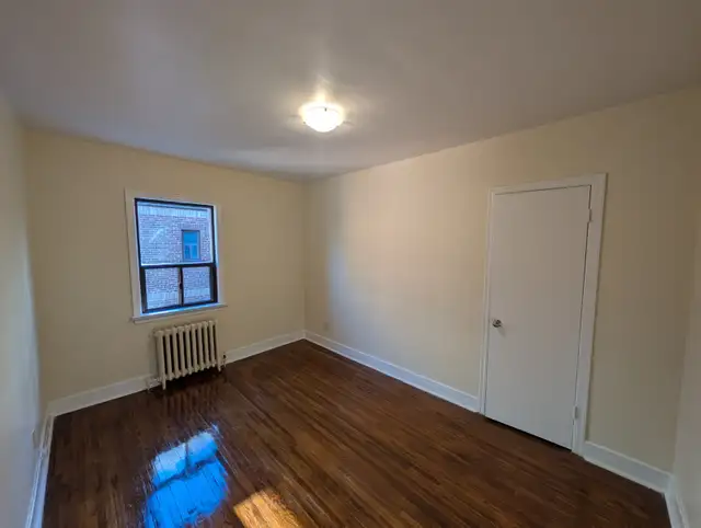 Large 1 Bedroom Available at 2532 Lakeshore Blvd W, Toronto! - Photo 7