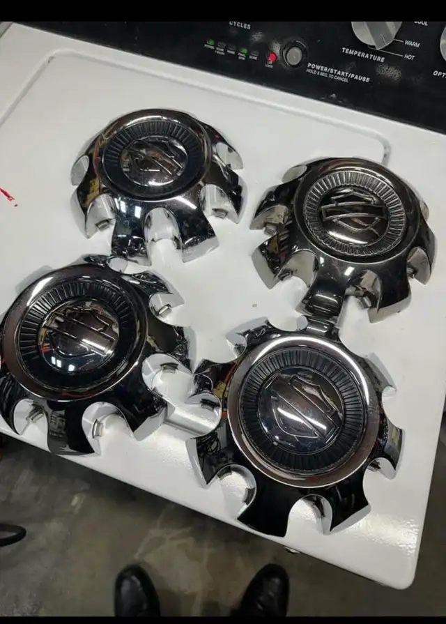 HARLEY DAVIDSON SPECIAL EDITION CENTER CAPS - Photo 2