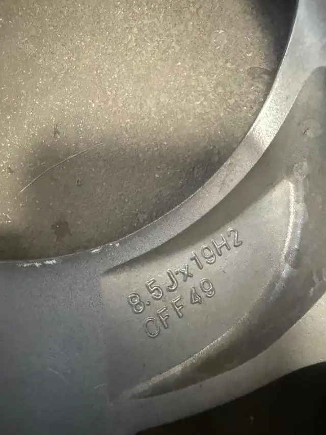 ALPHA ROMEO OEM WHEEL 8.5 x 19 (ONE WHEEL ONLY) - Photo 3