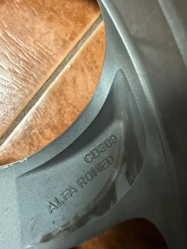ALPHA ROMEO OEM WHEEL 8.5 x 19 (ONE WHEEL ONLY) - Photo 4