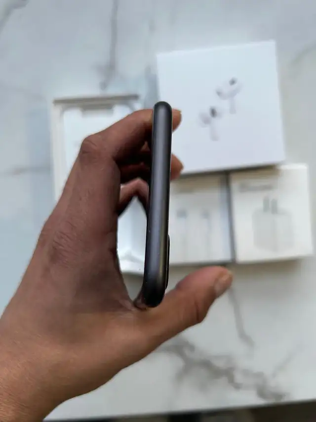 iPhone 8 plus 256GB Airpods pkg/Delivery - Photo 2