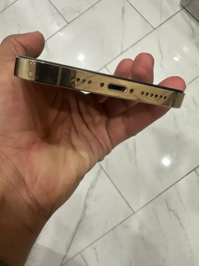 iPhone 12 pro max – 128GB   AirPods Pkg/Delivery Available - Photo 7