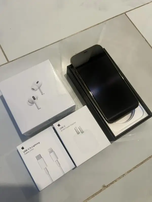 iPhone 12 Pro 128GB Airpods/Charger Set/Delivery