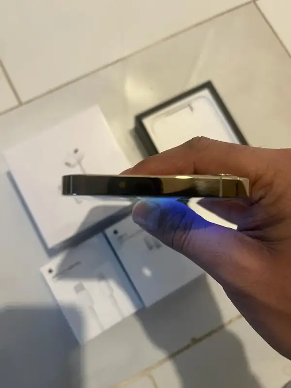 iPhone 12 Pro 128GB Airpods/Charger Set/Delivery - Photo 3