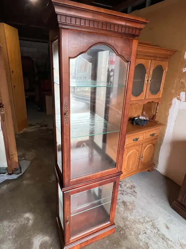 Free delivery used Wooden Curio Display Cabinet - Photo 5