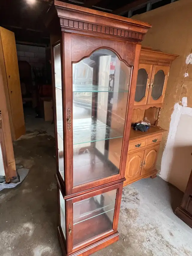 Free delivery used Wooden Curio Display Cabinet - Photo 6