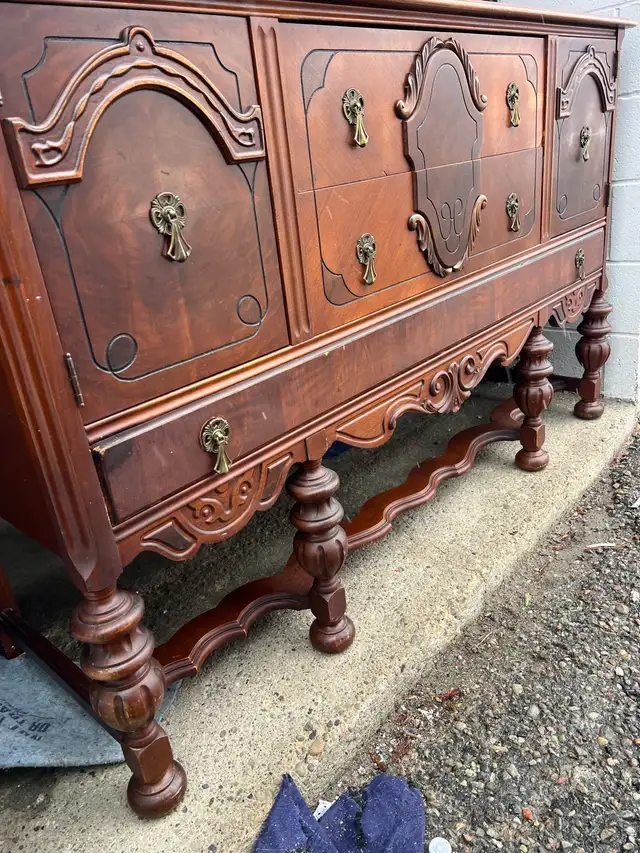 Free delivery Antique Wooden Buffet / Sideboard - Photo 4