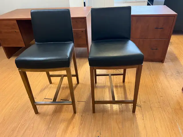 Free delivery used Pair of Black Faux Leather Bar Stools - Photo 4