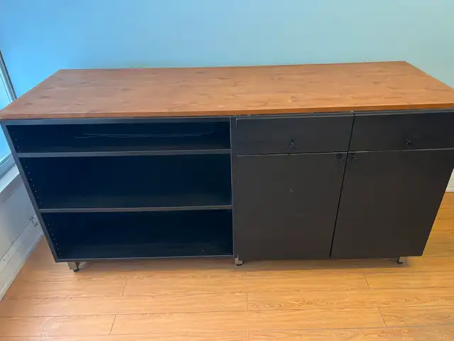 Free delivery used Black and wood media console