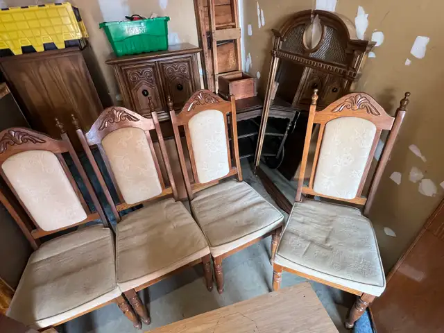 Free delivery used Wooden Dining Table with 4  Chairs - Photo 3