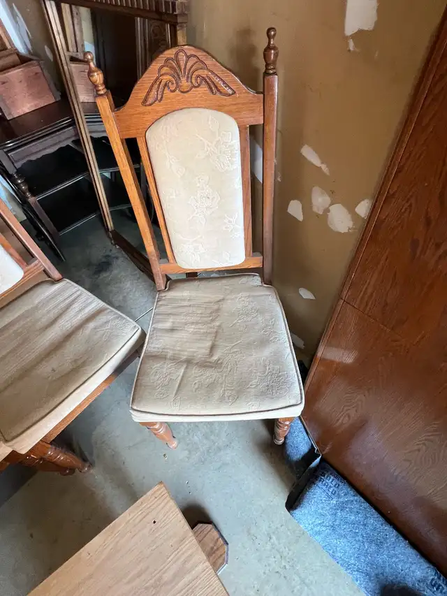 Free delivery used Wooden Dining Table with 4  Chairs - Photo 4