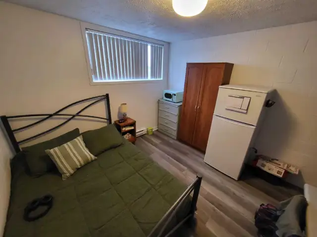 LIBRE IMMÉDIATEMENT - Chambre étudiant(e) face Cégep Drummond - Photo 2