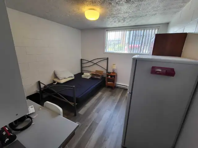 LIBRE IMMÉDIATEMENT - Chambre étudiant(e) face Cégep Drummond - Photo 4