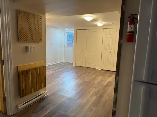 Open concept 2 Bedroom Fairview Flat - Photo 2