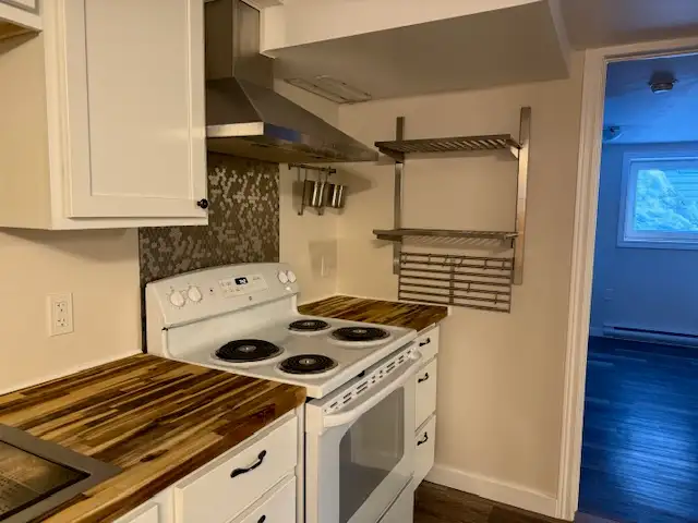 Open concept 2 Bedroom Fairview Flat - Photo 7