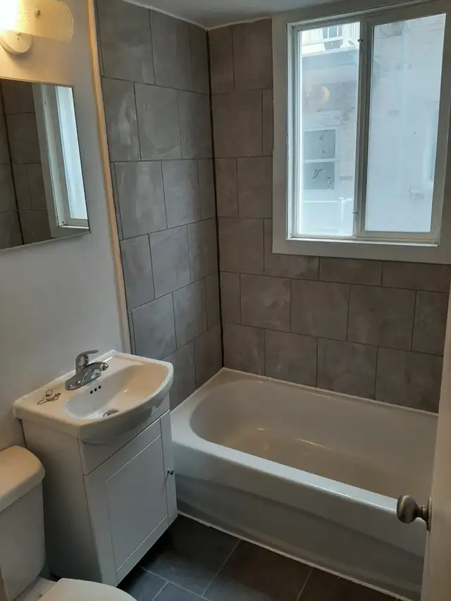 Lasalle Grand 2 ½ disponible pour mars ou avril - Photo 2