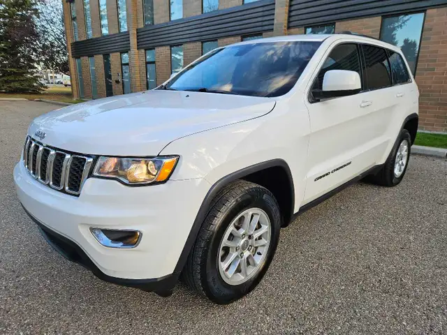 2018 Jeep Grand Cherokee Laredo 3.6L V6 4X4 - Photo 2
