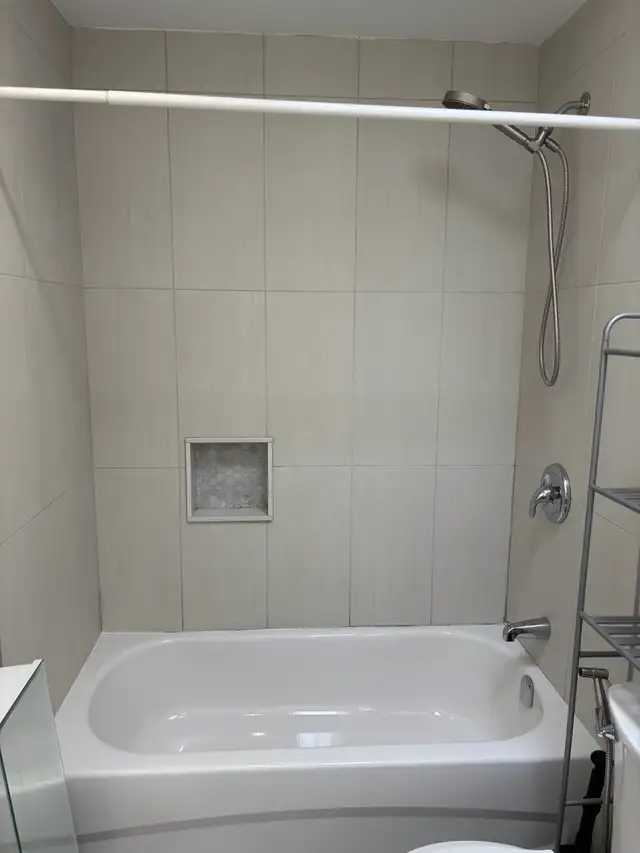 Newly renovated 3-BDRM  apartment in Long branch Etobicoke - Photo 6